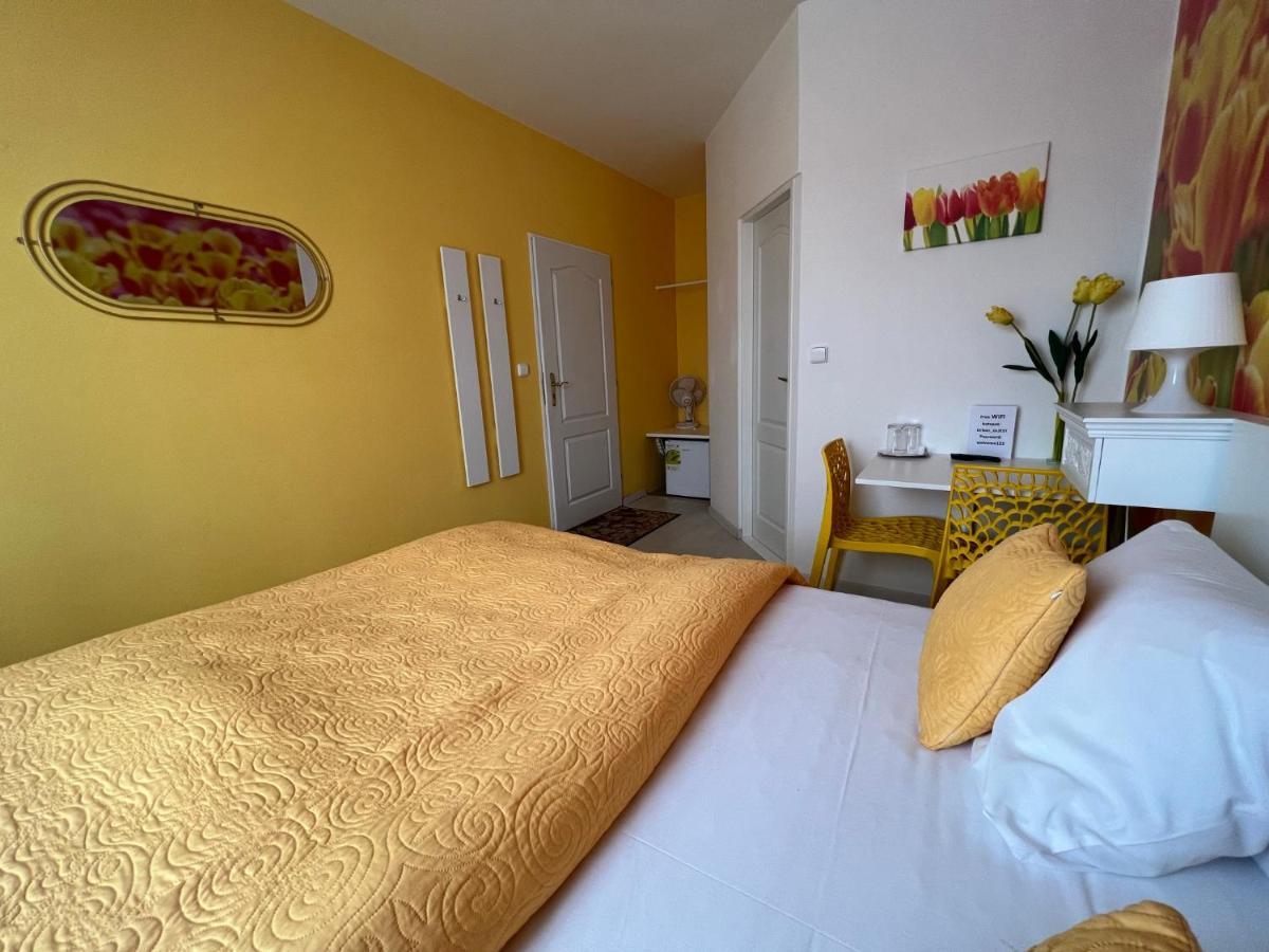 U Svateho Urbana Hotel Микулов Екстериор снимка