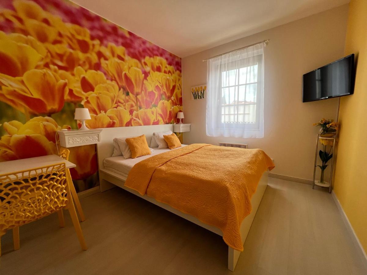 U Svateho Urbana Hotel Микулов Екстериор снимка