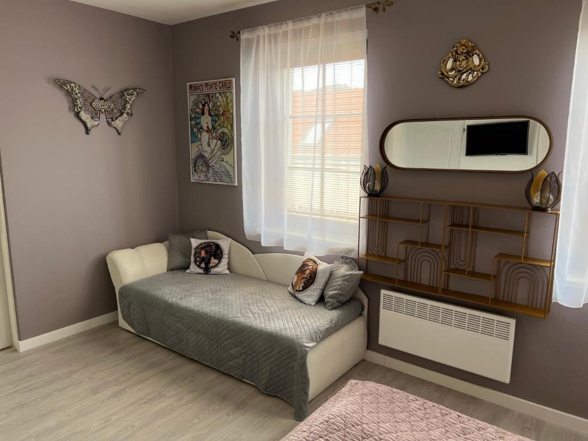 U Svateho Urbana Hotel Микулов Екстериор снимка