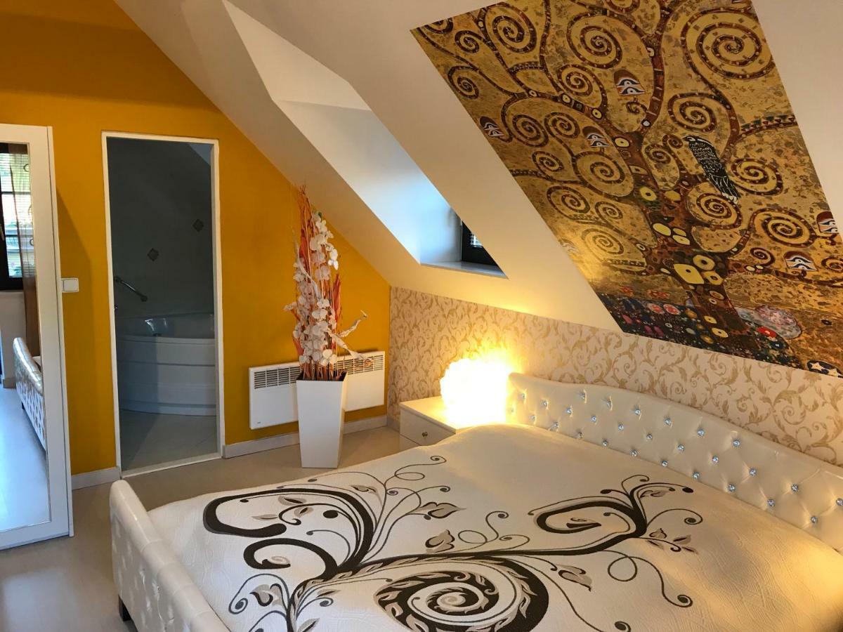 U Svateho Urbana Hotel Микулов Екстериор снимка
