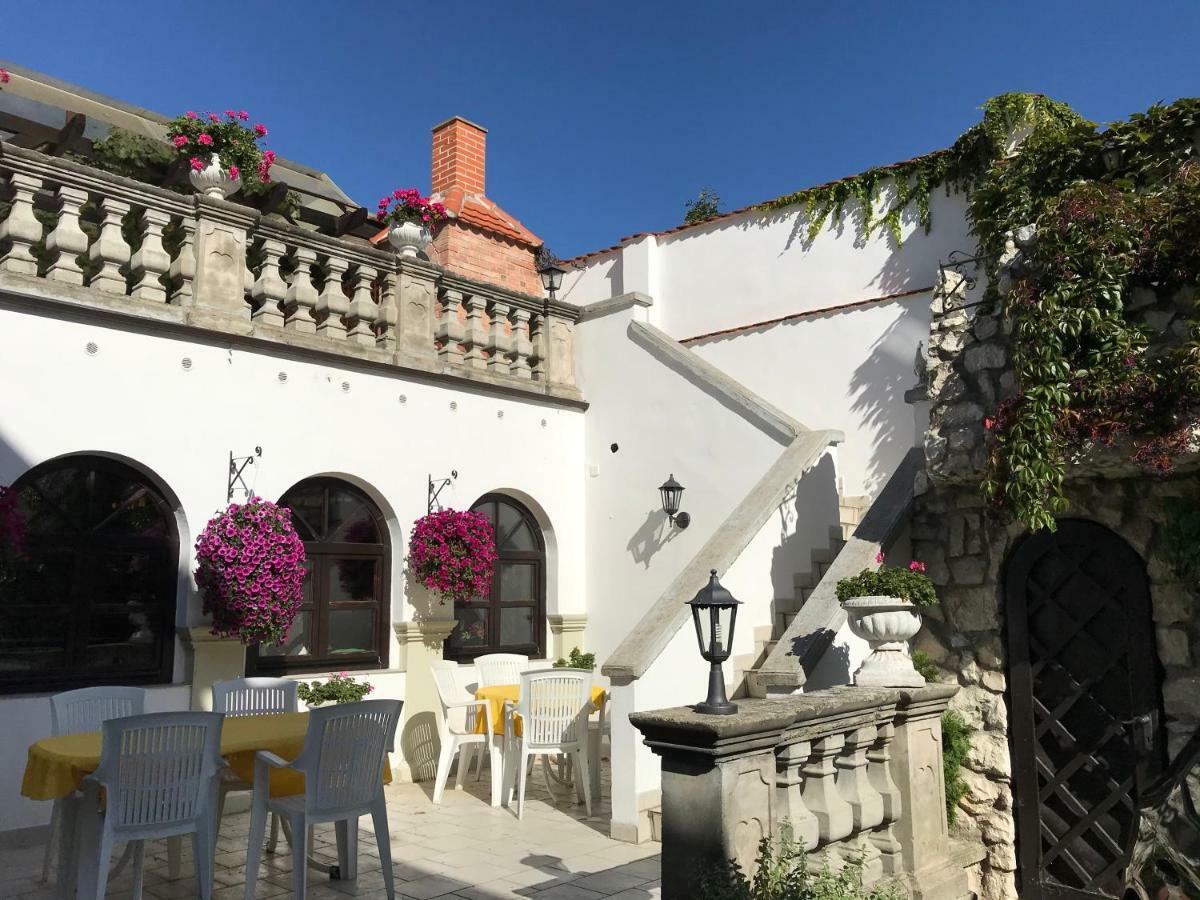 U Svateho Urbana Hotel Микулов Екстериор снимка