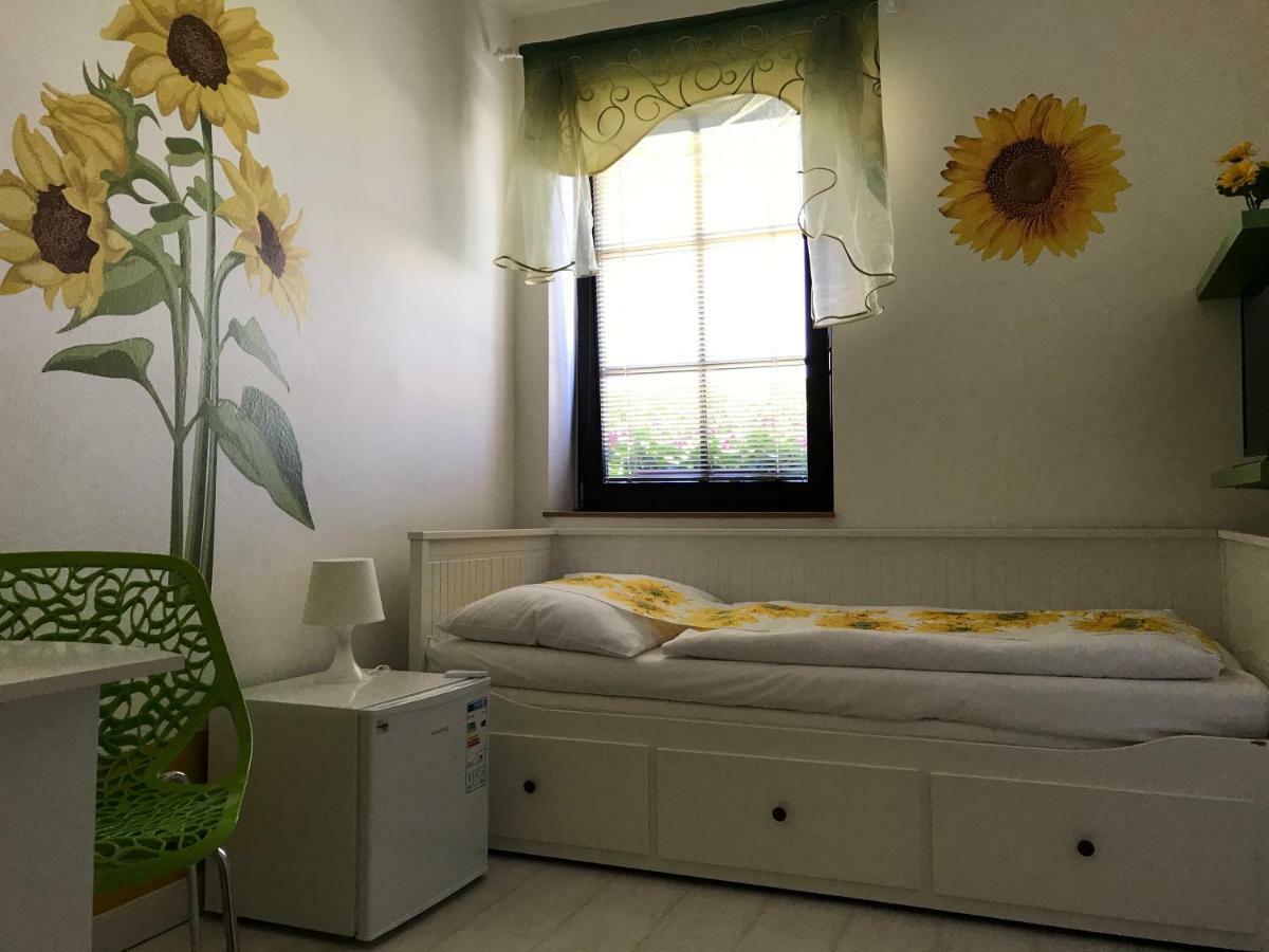 U Svateho Urbana Hotel Микулов Екстериор снимка