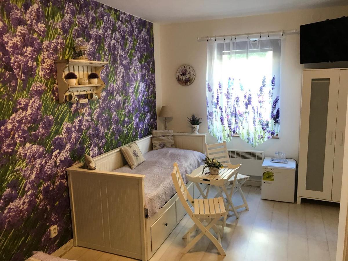 U Svateho Urbana Hotel Микулов Екстериор снимка